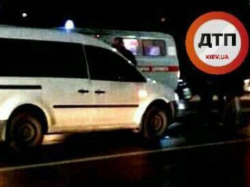 Поблизу Києва машина збила 2 дітей