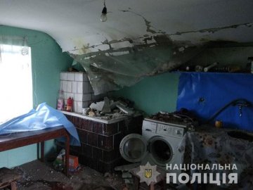 На Тернопільщині кульова блискавка залетіла в будинок і вибухнула. ФОТО