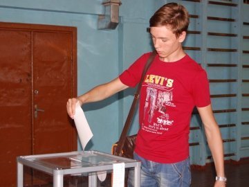 Вибори в Луцьку: проголосували 37%