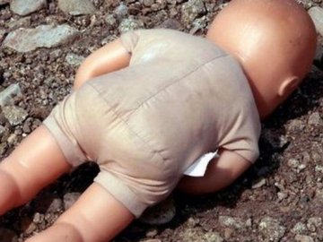 У Дніпрі на смітнику знайшли мертве немовля
