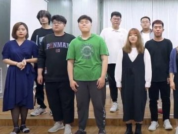 Волинянка у Китаї навчає студентів співати та розмовляти українською. ВІДЕО