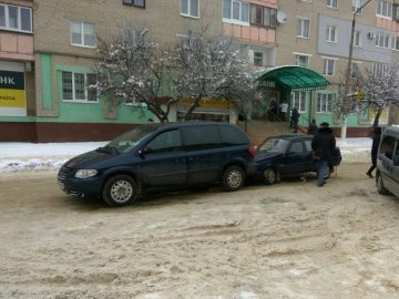 Аварія у Нововолинську: «Славута» врізалася у Chrysler