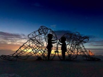 Інсталяцію з України визнали однією з найкращих на відомому фестивалі Burning Man. ВІДЕО