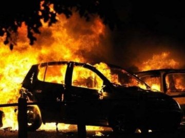 Пожежа в Нововолинську: таксист згорів живцем, бо не зміг вибратись з авто