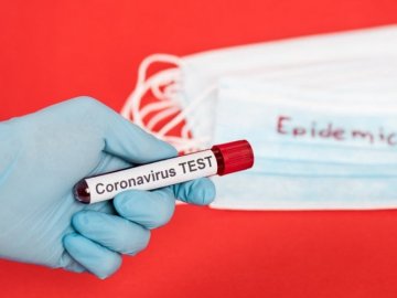 Один з найбільших показників за весь час: повідомили, скільки нових заражених коронавірусом виявили в Україні за добу