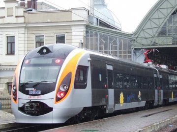 Укрзалізниця запускає новий поїзд до Польщі
