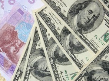 Курс гривні до долара зменшився 