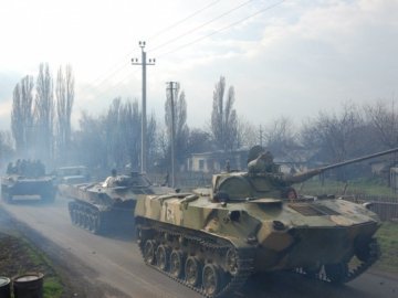 На Схід України «стягують» танки та БТРи. ФОТО. ВІДЕО