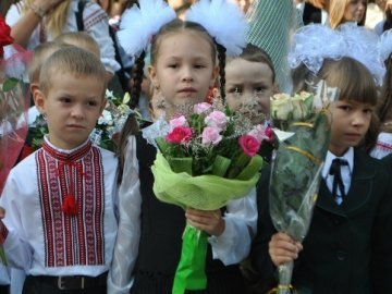 Керівник волинських регіоналів привітав луцьких школярів із початком навчання. ФОТО*