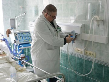 У волинську лікарню доставили нову кисневу станцію
