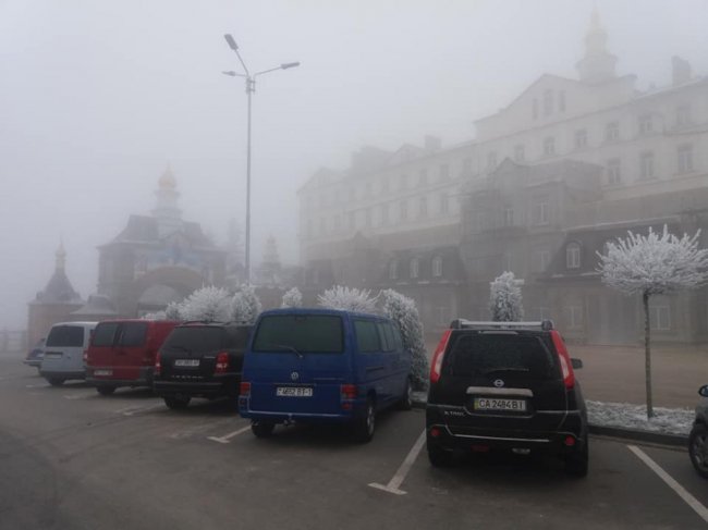 Волинський священик показав фото затуманеної лаври. ФОТО
