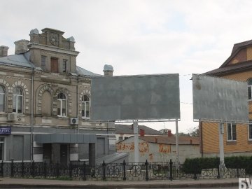 У Володимирі заборонили розміщувати рекламу на архітектурних пам’ятках 
