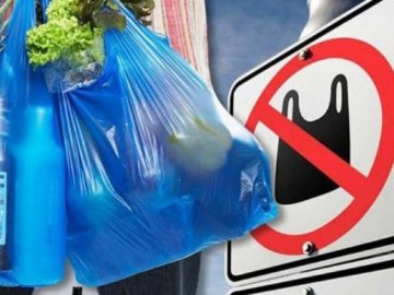 В Україні почнуть штрафувати за пластикові пакети: назвали суми