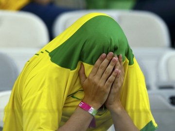Провал збірної Бразилії: зневіра й сльози вболівальників. ФОТО