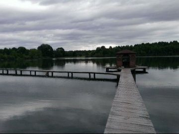Волинське озеро продають на OLX
