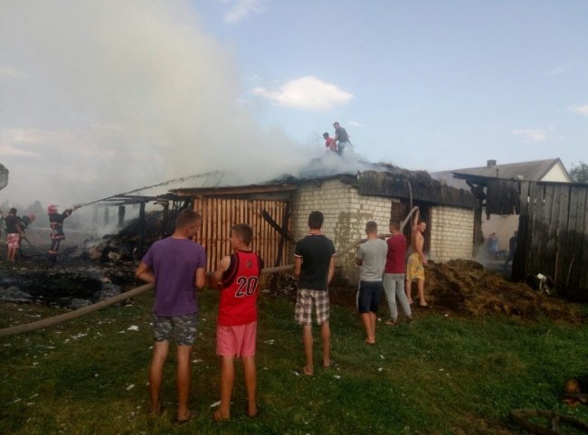 У селі на Волині через коротке замикання електромережі згоріла будівля