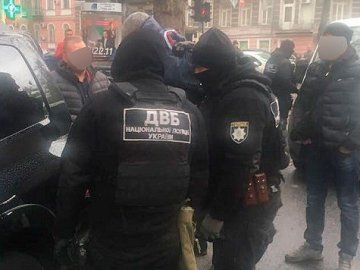 Поліція оприлюднила відео антикорупційної спецоперації на Одещині