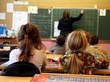 Секретні оцінки, відсутність домашніх завдань та писання олівцем - оприлюднили нові вимоги до школярів