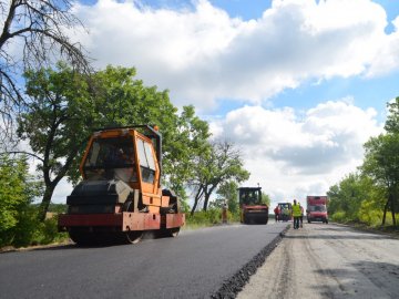 Масштабно та надійно: як за «митні» гроші ремонтують дорогу Луцьк-Володимир