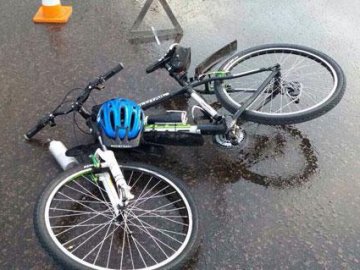 У Луцьку водію, який збив велосипедиста, залишили «права»