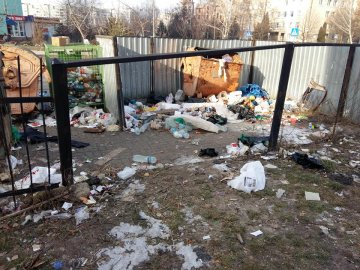 Лучани скаржаться на стихійне сміттєзвалище у новому мікрорайоні міста