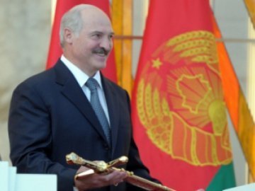 Лукашенко заявив, що війни між українцями й росіянами немає