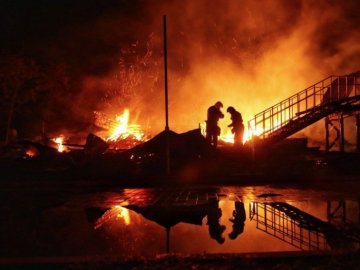 Резонансна пожежа у таборі «Вікторія»: батьки загиблих вимагають ексгумації тіл 