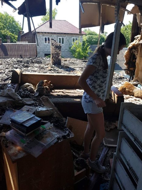 Вогонь знищив помешкання та майно: просять допомогти родинам з Волині, в яких згорів будинок 