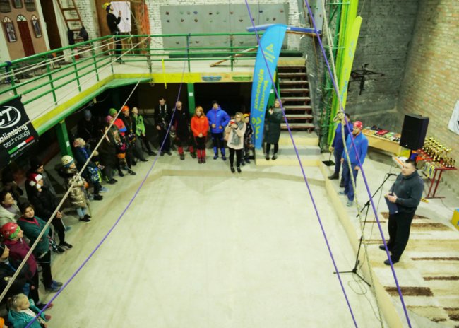 День над «прірвою» на одній мотузці: як на Волині приймали перший чемпіонат України зі спелеотехніки. ФОТО
