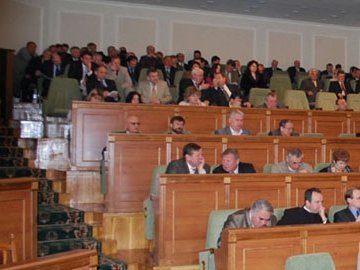 Депутати не захотіли перевірити чи законно виділяли землю в Шацькому районі