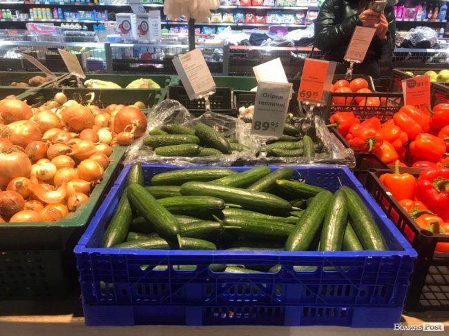 Чи безпечно їсти тепличні огірки та помідори з луцького супермаркету і ринку. ПЕРЕВІРКА НА НІТРАТИ