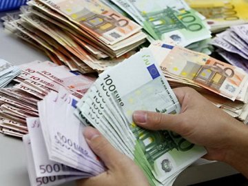 Долар і євро продовжують рости: курс валют у Луцьку на 27 листопада