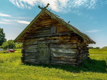 Найстаріший дерев'яний будинок України –  родом з Волині