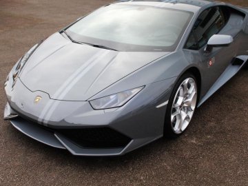 Власник новенького Lamborghini, яке нелегально ввезли через Волинь, заплатив 1,2 мільйона