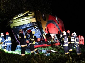 Страшна аварія в Польщі: автобус із українцями зірвався у прірву