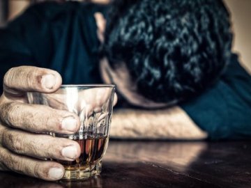 На Волині – чотири раптові смерті: підозрюють зловживання алкоголем
