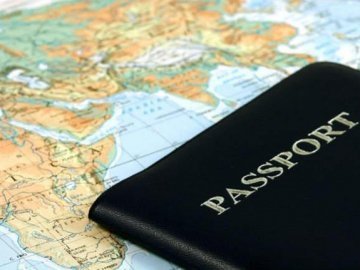 У Луцьку «Правий сектор» їде в «паспортний стіл»