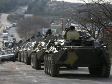 Росія знову перекидає військову техніку в Україну