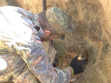 На подвір'ї волинянина знайшли рештки 30 військових з часів Другої світової війни