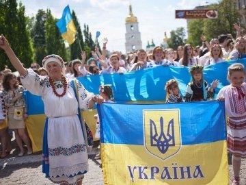 У Києві пройшов мегамарш вишиванок