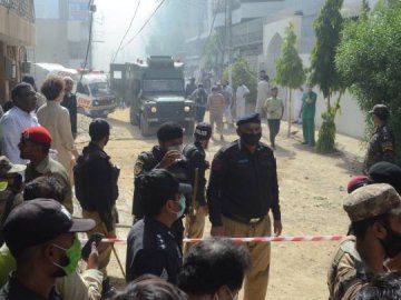 У Пакистані розбився пасажирський літак: на борту було понад 100 людей. ФОТО