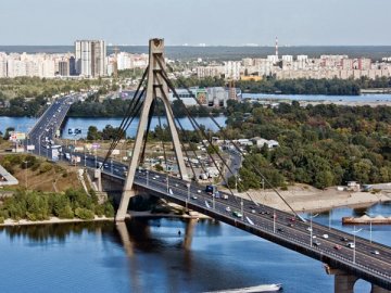 У Києві перейменували Московський міст