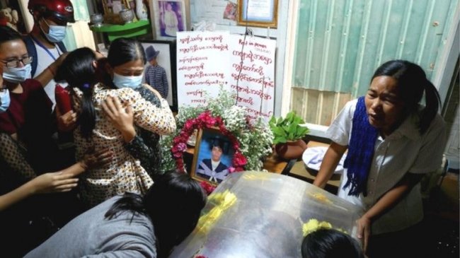 «Новий рівень жорстокості». Світ розгніваний масовими вбивствами у М’янмі