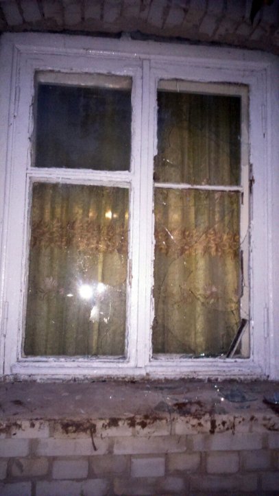 Волинському священнику вночі побили вікна у будинку. ФОТО