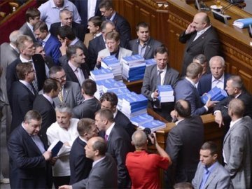 Верховна Рада знову простоює: опозиція хоче Януковича