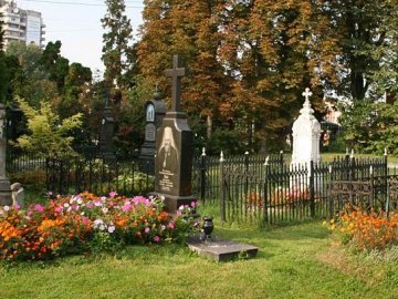 У Луцьку з могили зник паркан XIX століття