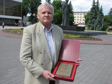Волинського заслуженого журналіста нагородили дипломатичною відзнакою