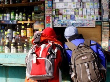 Попри заборону в Луцьку досі продають алкоголь біля шкіл 