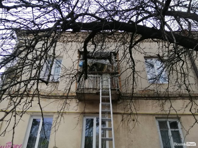 У Луцьку на вулиці Богдана Хмельницького – пожежа в будинку. ФОТО. ОНОВЛЕНО