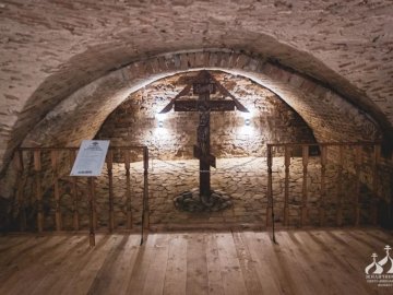 У Жидичині в храмі відновили древню монастирську усипальницю